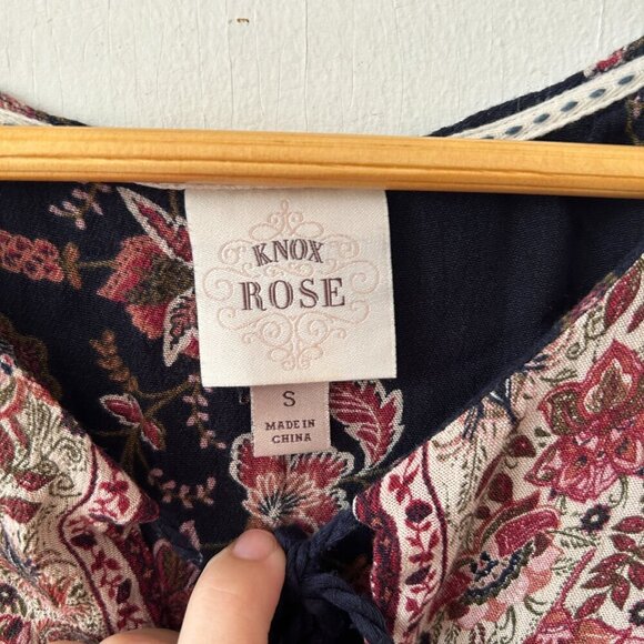 Knox Rose Shift Dress Womens Small Black Floral Boho V-neck Knee Length - Picture 3 of 6